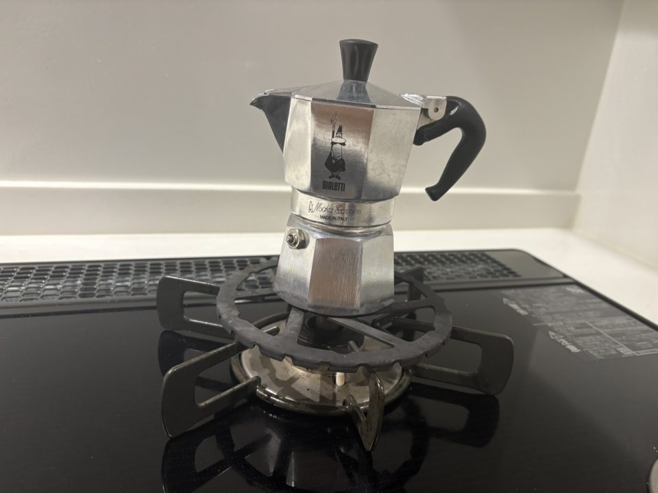 ★おうちで簡単！カフェのような「アイスカフェラテ」レシピ 作り方 かんたん