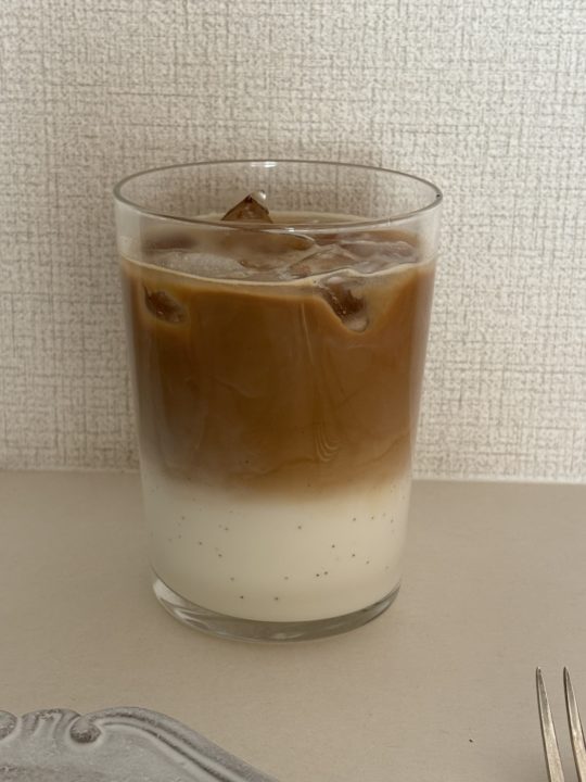 ★おうちで簡単！カフェのような「アイスカフェラテ」レシピ 作り方 かんたん