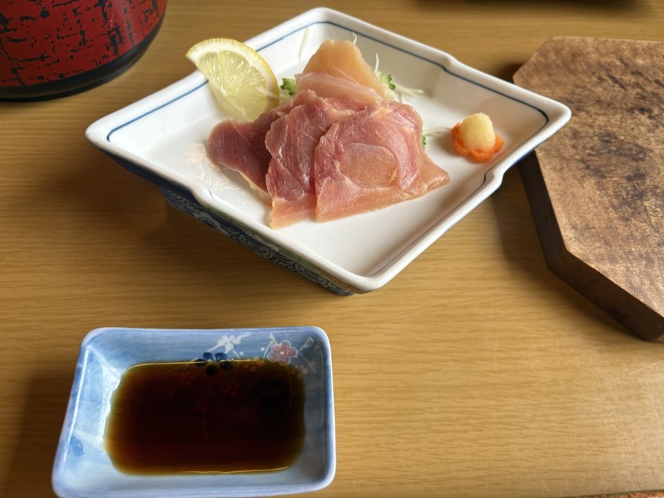 ★奄美大島旅行記 1日目 「けいはんひさ倉でランチ!「名物料理の鶏飯と、鳥刺し」をいただきました! 食事 プラン ご飯 オススメ とり刺し とりさし メニュー 写真 営業時間 待ち時間