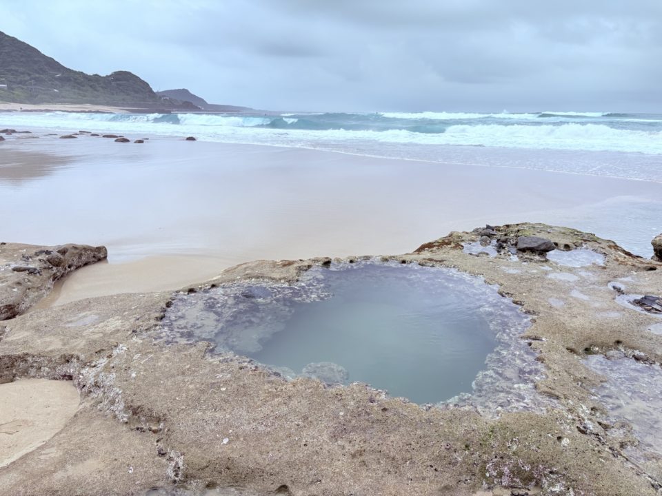 ★奄美大島旅行記 1日目 「ハートロック」干潮時間 行き方 どこ 場所 満潮 見頃 時間帯 潮位 駐車場 トイレ 看板 写真 強風
