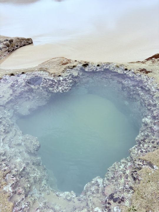 ★奄美大島旅行記 1日目 「ハートロック」干潮時間 行き方 どこ 場所 満潮 見頃 時間帯 潮位 駐車場 トイレ 看板 写真 強風