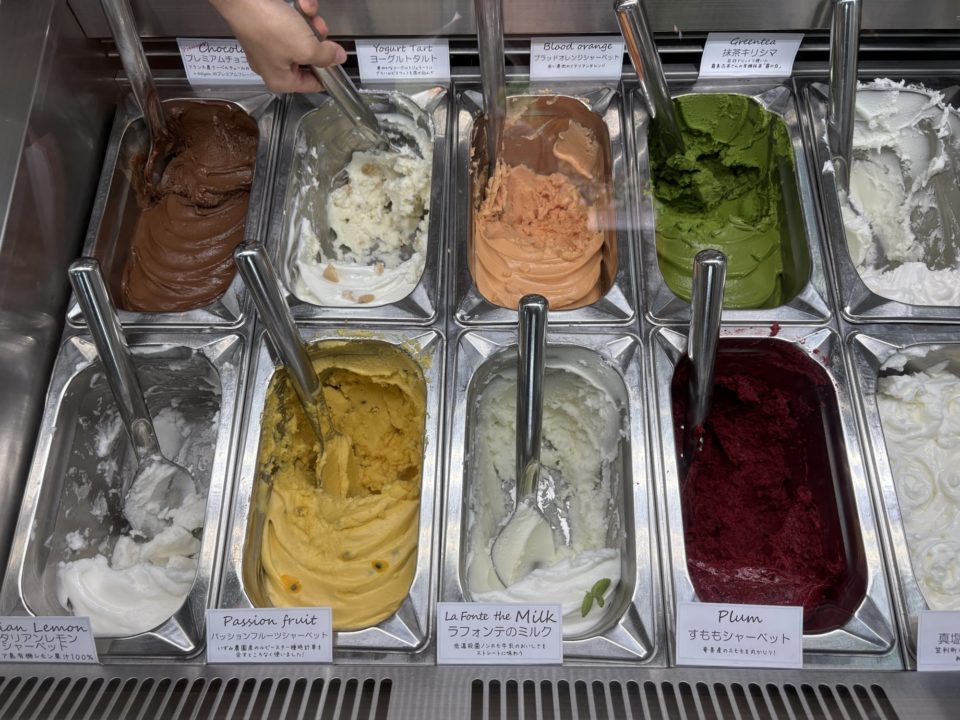 ★奄美大島旅行記 1日目 「ラフォンテ(LaFonte)」大人気ジェラート店でトリプル堪能!南国フルーツが最高です!食事 スイーツ メニュー おすすめ フレーバー オススメ