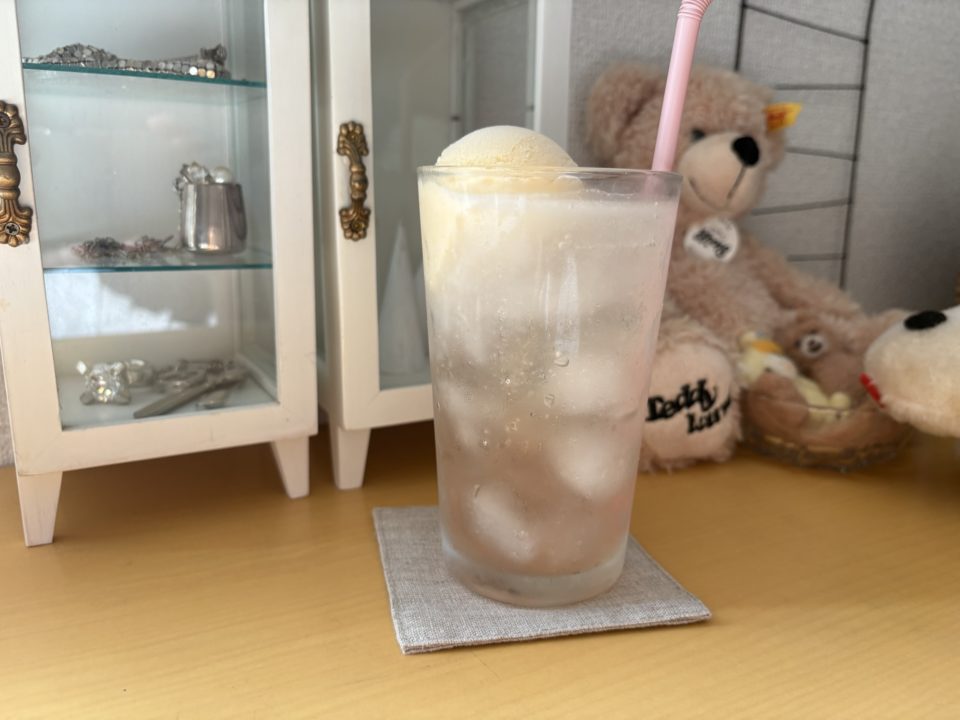 ★「白桃のソーダ」作り方 レシピ 食べた感想 桃のシロップ漬け スカッシュ ドリンク