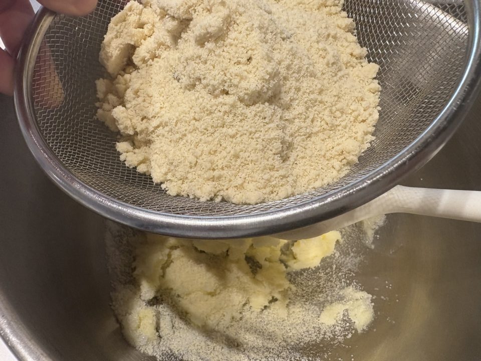 ★簡単に作れる「クランブル」の作り方 レシピ かんたん パフェ用 アイスクリーム用