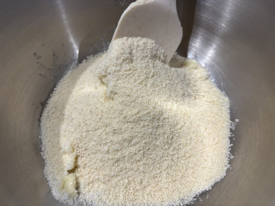 ★簡単に作れる「クランブル」の作り方 レシピ かんたん パフェ用 アイスクリーム用