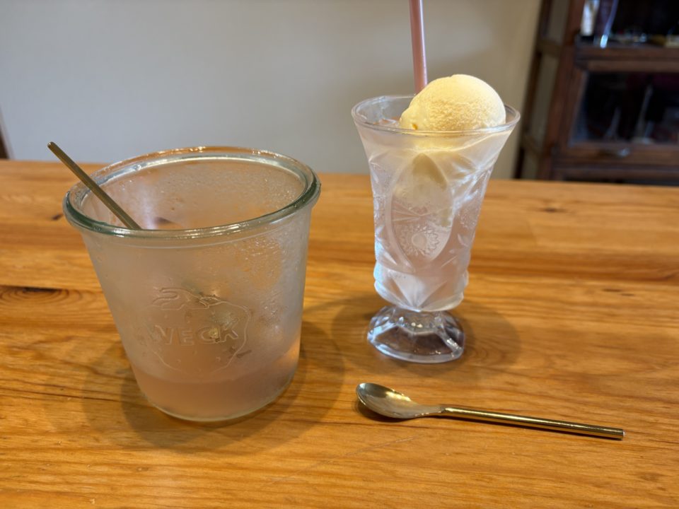 ★「白桃のソーダ」作り方 レシピ 食べた感想 桃のシロップ漬け スカッシュ ドリンク