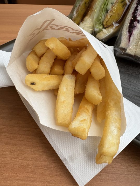 「サンドイッチカフェ奄美」ボリュームたっぷりで大満足！ポテトセットも美味！ レビュー 写真 メニュー 