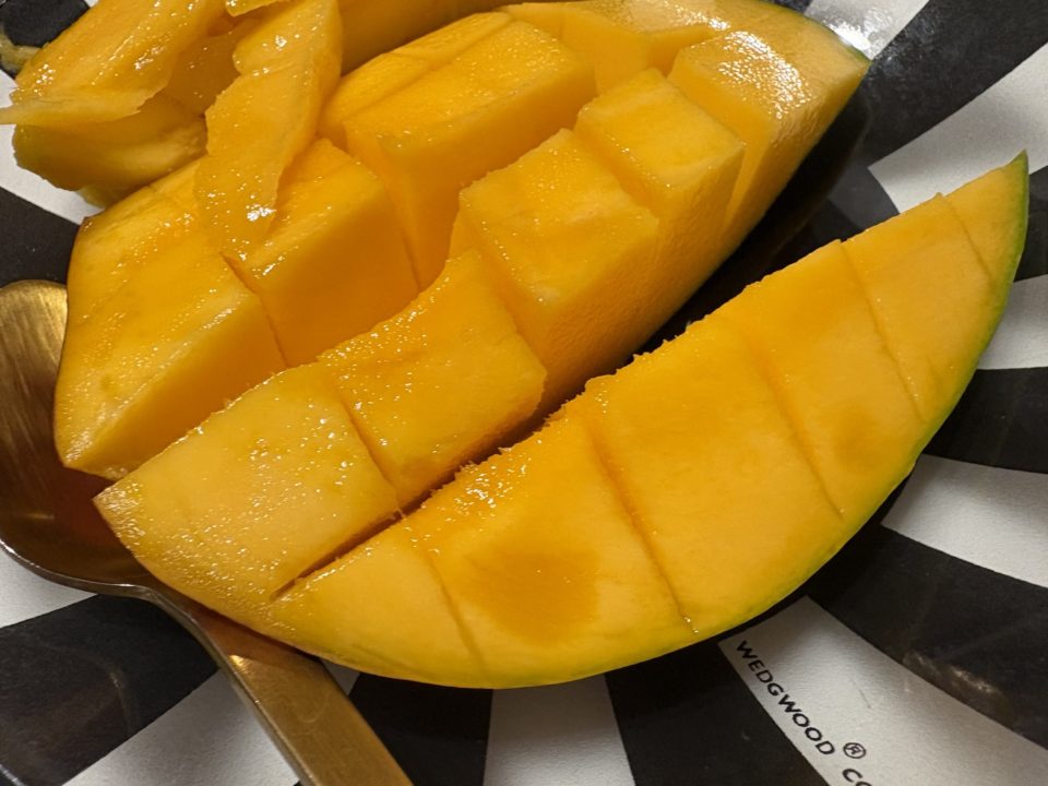 ★「マンゴージェラート」の作り方 レシピ マンゴーの切り方 食べごろ 旬 食べた感想