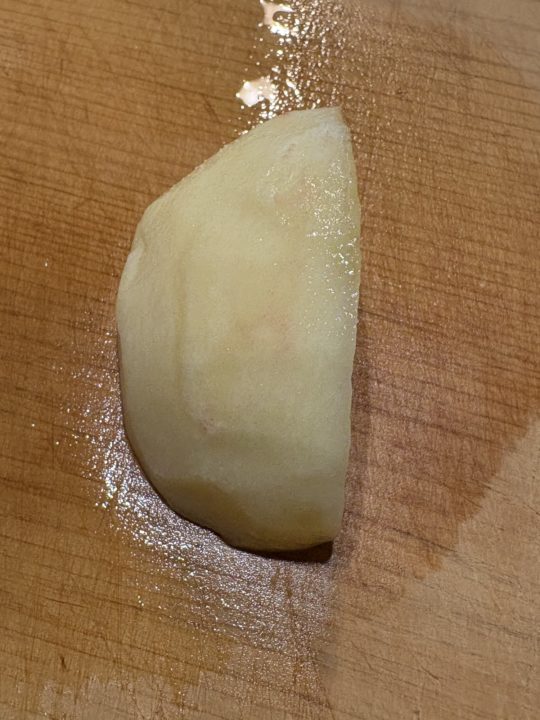 ★「桃（もも）」の切り方 ローズカット バラ 飾り方 フルーツ盛り合わせにも パフェが一気にオシャレに！おしゃれ 並べ方 盛り付け