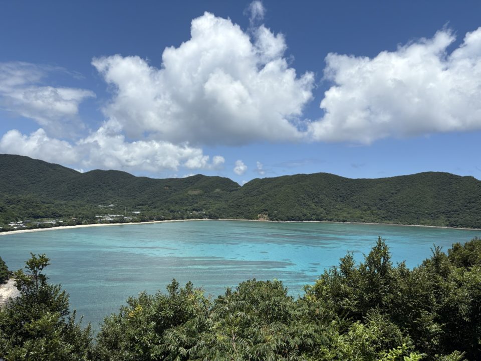 ★「マネン崎展望広場」 2色の海が同時に見れる！絶景 駐車場、トイレ情報も 奄美大島旅行