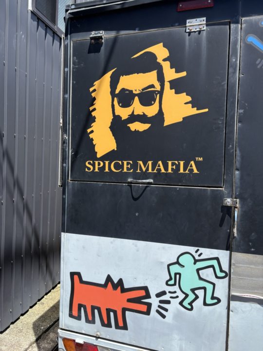 ★「SPICE MAFIA（スパイスマフィア）奄美」スパイスカレーもスイーツも、１度で大ファンになったお店 奄美大島 古仁屋