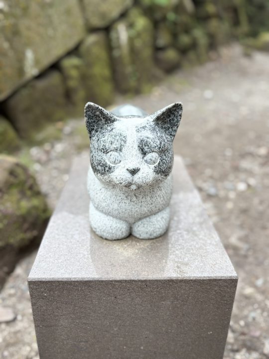 ★「名勝 仙厳園」千尋巌（せんじんがん）、ネコ好きにオススメ！猫神社 写真付きレビュー＠鹿児島旅行
