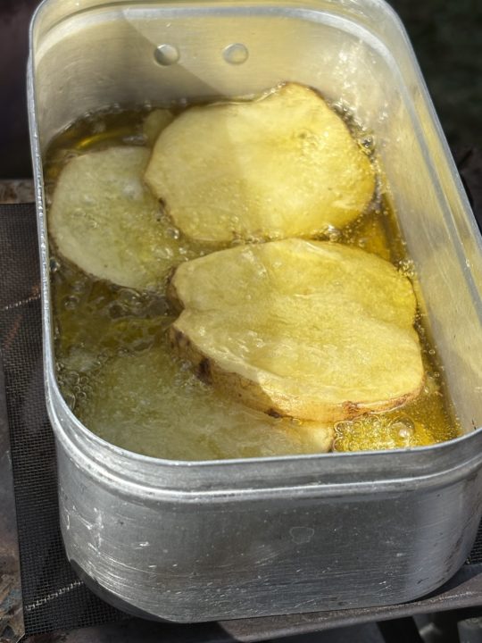 ★キャンプ飯 少しがっつりメインも編 パスタ、アヒージョ、フライドポテト、鍋、うどん、柿とクリームチーズのホイル焼き、焼き芋