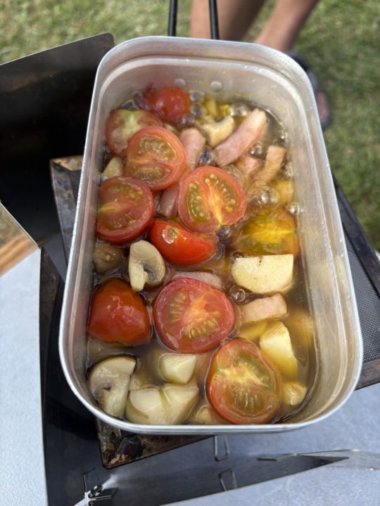 ★キャンプ飯 少しがっつりメインも編 パスタ、アヒージョ、フライドポテト、鍋、うどん、柿とクリームチーズのホイル焼き、焼き芋