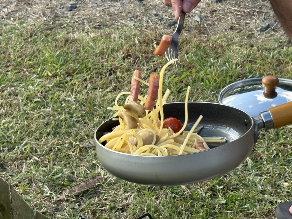 ★キャンプ飯 少しがっつりメインも編 パスタ、アヒージョ、フライドポテト、鍋、うどん、柿とクリームチーズのホイル焼き、焼き芋