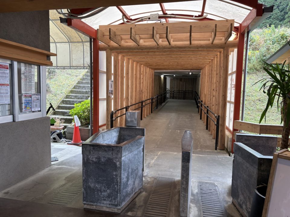 ★霧島神宮駅前 足湯「きりしま足美の湯」写真付きレビュー 駐車場・トイレ・駅周辺情報も！ 鹿児島旅行