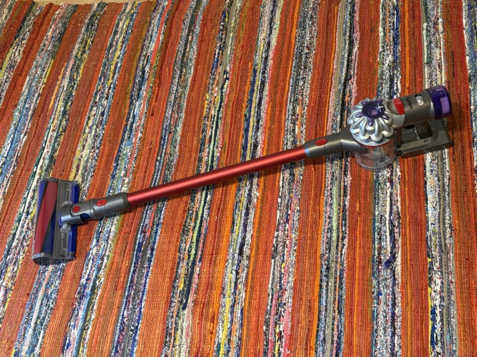 ★念願のダイソン（Dyson）の掃除機購入！ スタンドも一緒に購入してすっきり収納！マンションだと静かで動かしやすいのがとてもありがたい！ハンディクリーナーとしても使用できるのが嬉しい！修理時のために型番登録しておきました！ バッテリー 比較 おすすめ