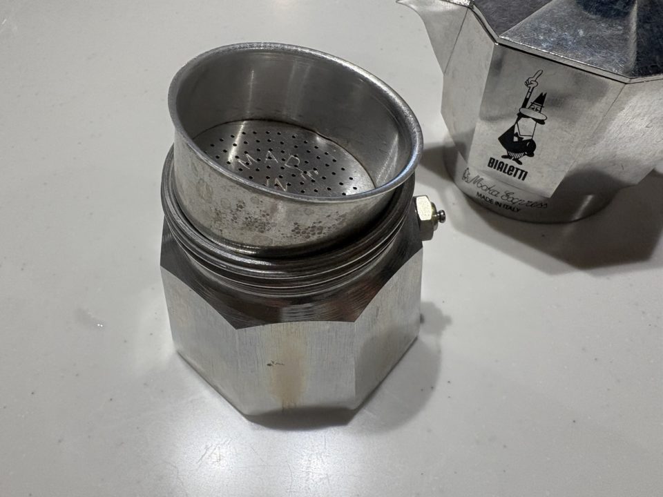 ★おうちで簡単！カフェのような「アイスカフェラテ」レシピ 作り方 かんたん