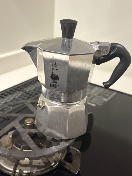 ★おうちで簡単！カフェのような「アイスカフェラテ」レシピ 作り方 かんたん