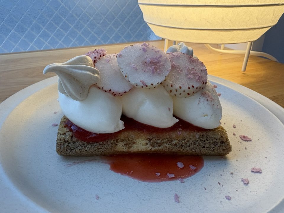 博多に行ったらこのお店に行く！と決めていたスイーツ店でおいしすぎるパフェとケーキを堪能！カフェ 福岡 旅行 ポラリス「Polaris」