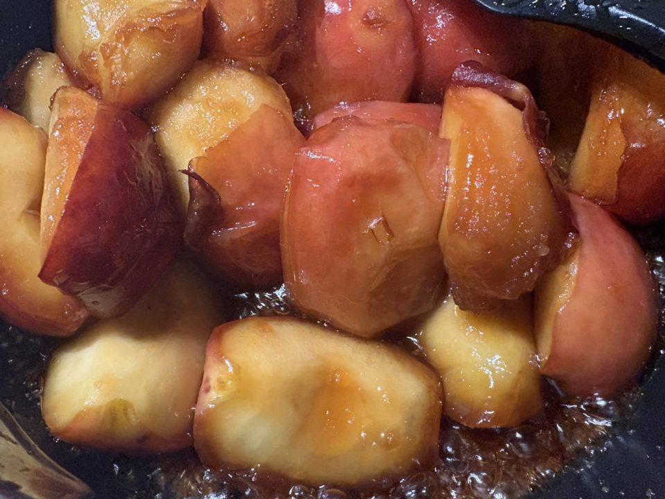 かんたんに作れる！紅玉りんごの皮つき「タルトタタン」のレシピ 簡単