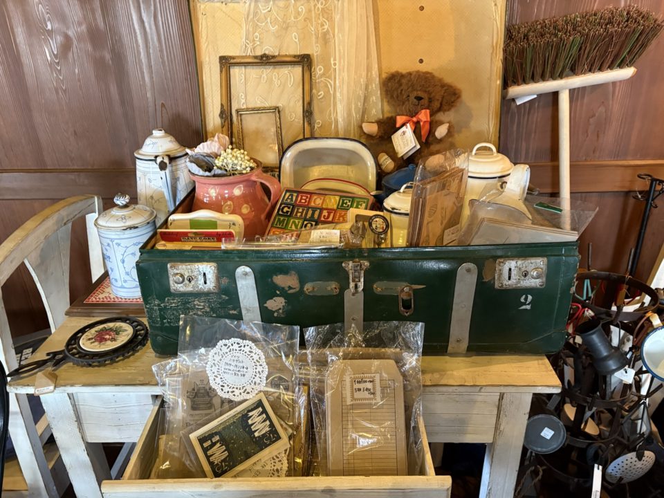 Antique＆Cafe TiTi（アンティーク＆カフェ ティティ）／宮城県仙台市 アンティークショップ