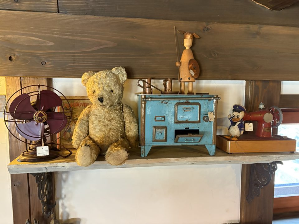 Antique＆Cafe TiTi（アンティーク＆カフェ ティティ）／宮城県仙台市 アンティークショップ