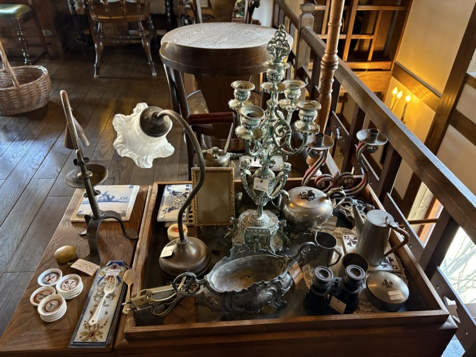 Antique＆Cafe TiTi（アンティーク＆カフェ ティティ）／宮城県仙台市 アンティークショップ