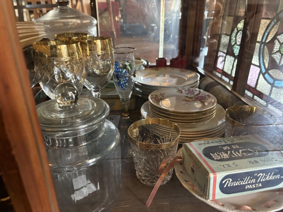Antique＆Cafe TiTi（アンティーク＆カフェ ティティ）／宮城県仙台市 アンティークショップ