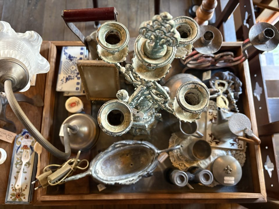 Antique＆Cafe TiTi（アンティーク＆カフェ ティティ）／宮城県仙台市 アンティークショップ