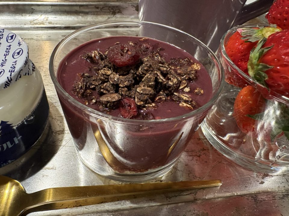 カフェ気分を味わえる、シンプルなのに洗練されたデザインのグラス「ボデガ500」カップ