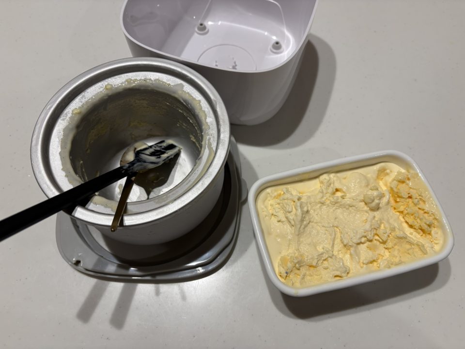 「バニラアイスクリーム」の作り方 レシピ 食べた感想（バニラビーンズ編）写真あり