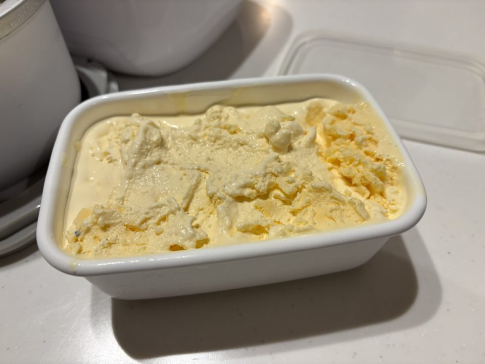「バニラアイスクリーム」の作り方 レシピ 食べた感想（バニラビーンズ編）写真あり