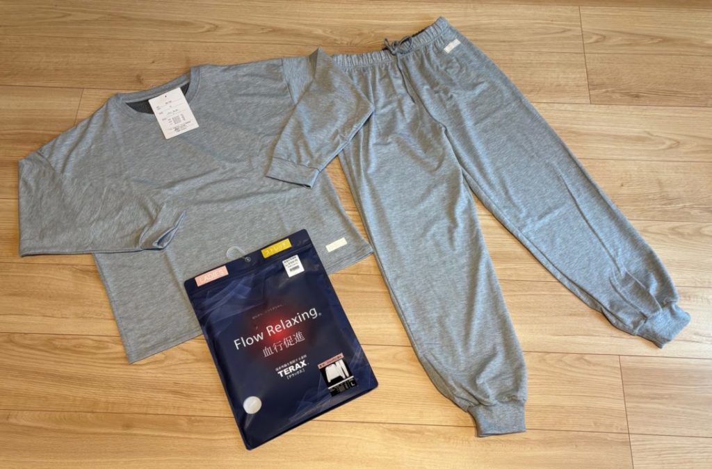 上質な睡眠のために Flow Relaxing 血行促進ルームウェア レビュー 部屋着 寝間着 健康 長袖プルオーバー プレゼント ギフト 贈り物 無地 長袖 10分丈 ミニ裏毛 (HRT-6020) 写真 感想 TERAX